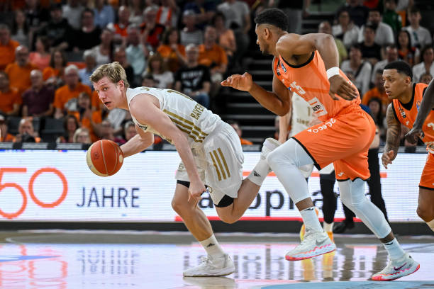 它兼具速度 它兼具速度